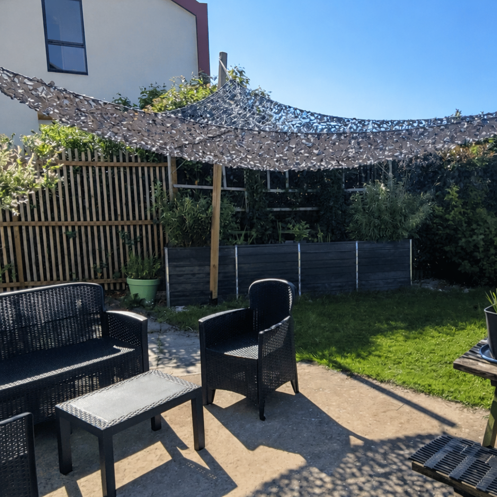 Graues dreieckiges Tarnnetz